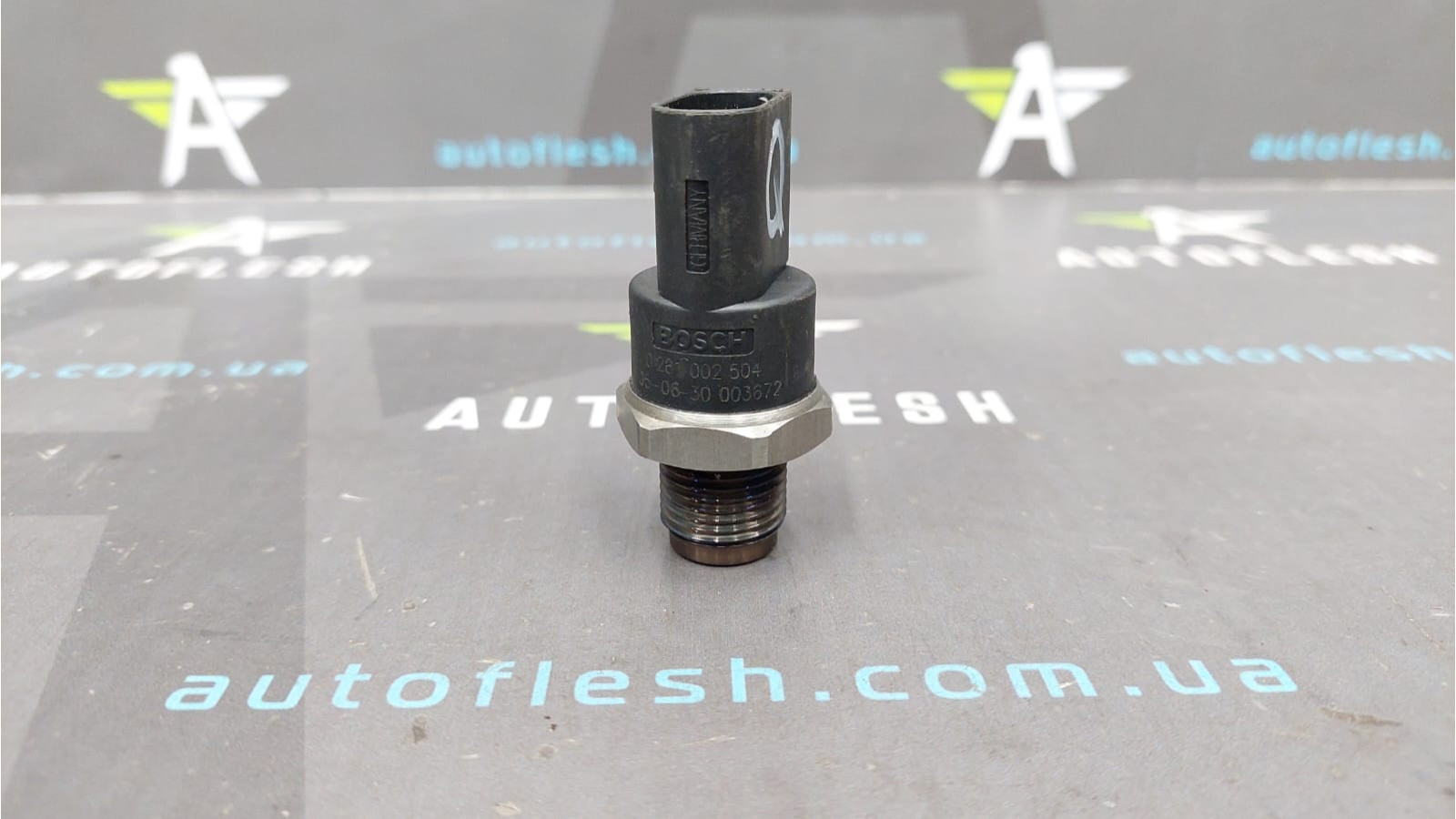 Датчик давления топлива 0281002504, A0041536728 Mercedes Smart мерседес смарт бу